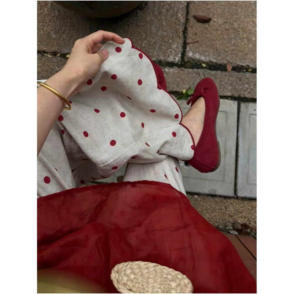Hu Xiazi recommends A casual everyday look Red polka dot lace trimmed linen wide leg pants with an elastic waistband image 0