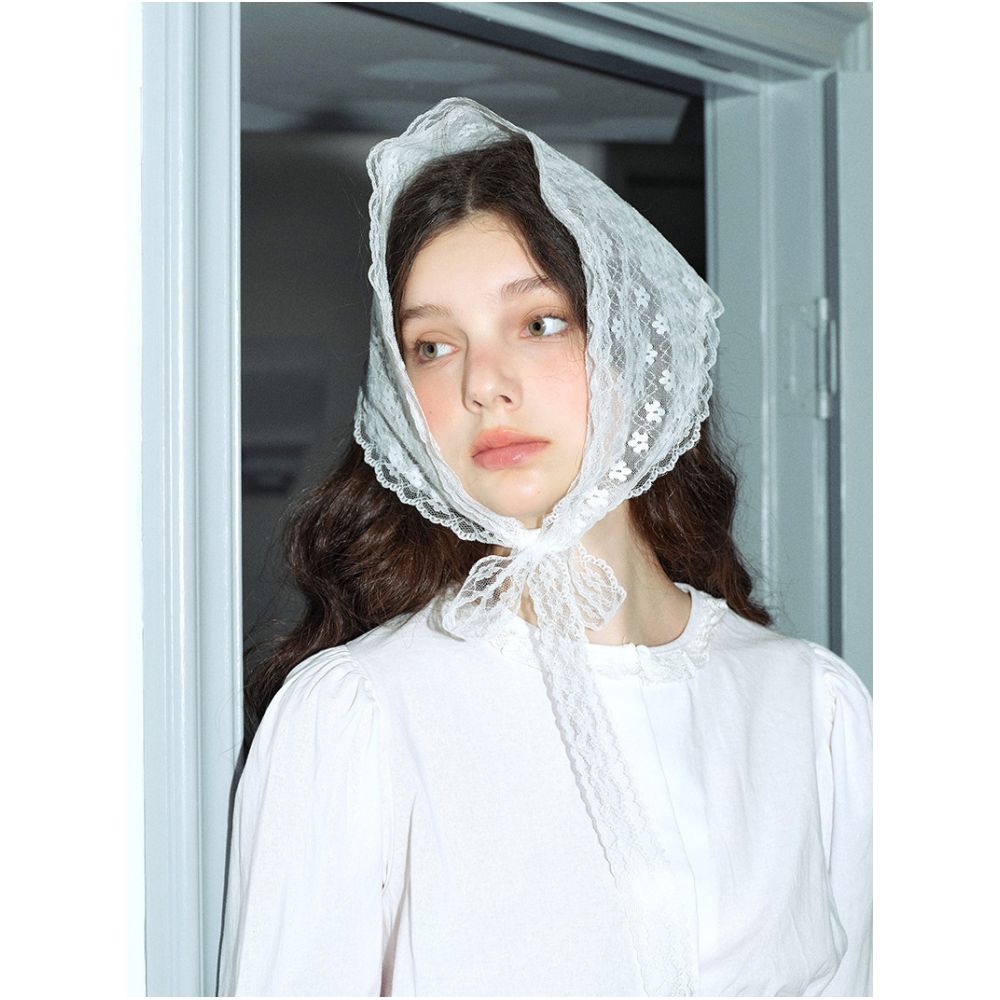 Zheng Baiwan Floral Lace Headscarf for Women Spring French Style Headband High End Cute Photogenic Triangle Scarf Thin and Trendy image 0