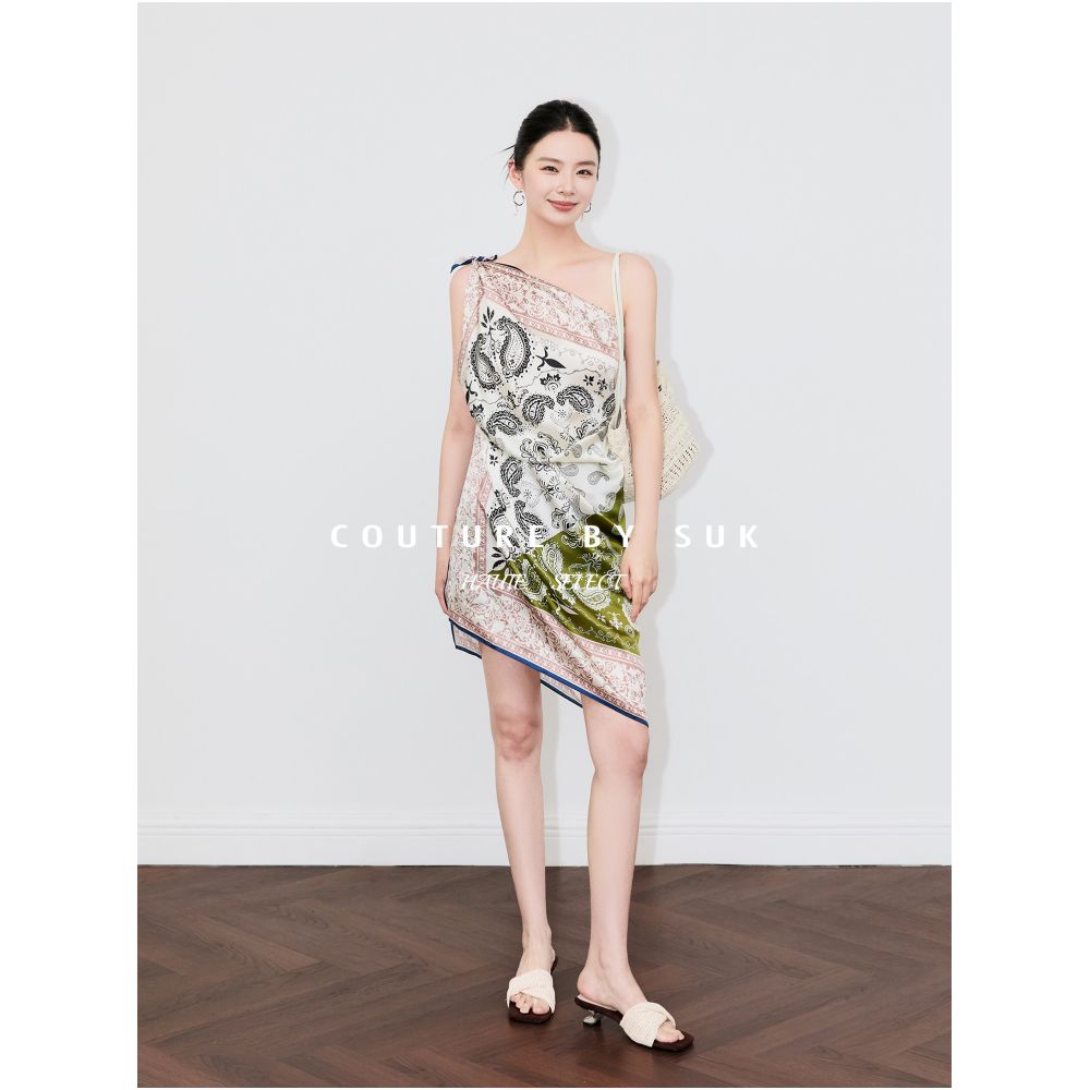 SUK s elegant and graceful design 100 pure silk mulberry silk summer printed scarf halter neck vest for women exuding a sophisticated style image 2
