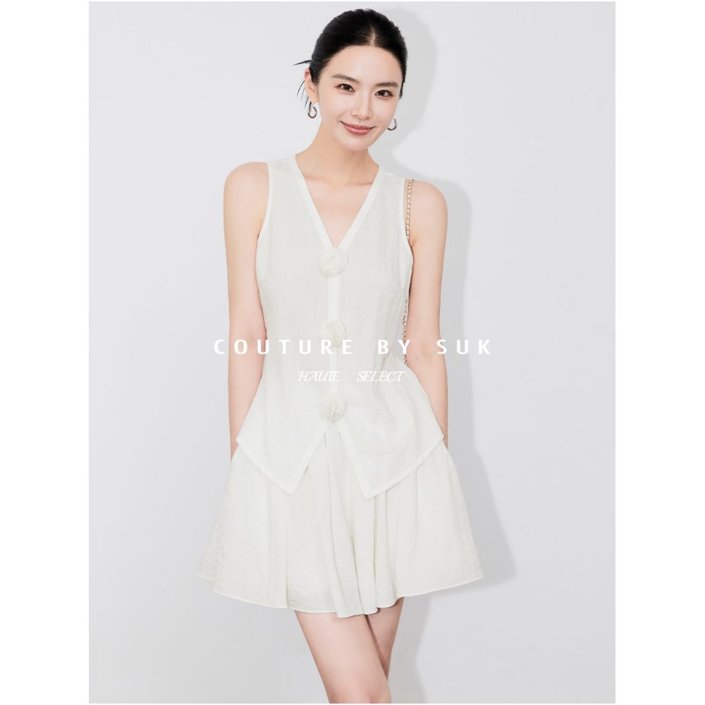 SUK Qionghua Nongying French V neck floral shirt for women white top high waisted short skirt and pants set image 2