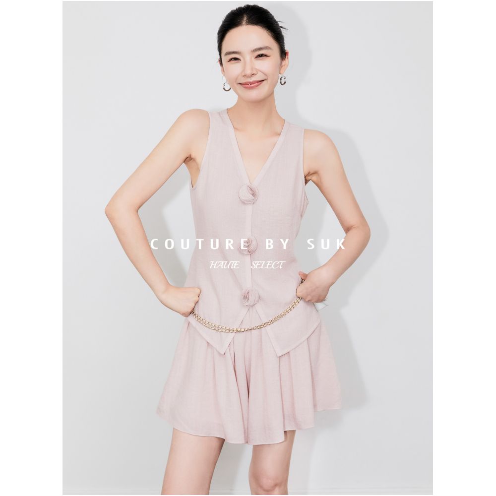 SUK Qionghua Nongying French V neck floral shirt for women white top high waisted short skirt and pants set image 4