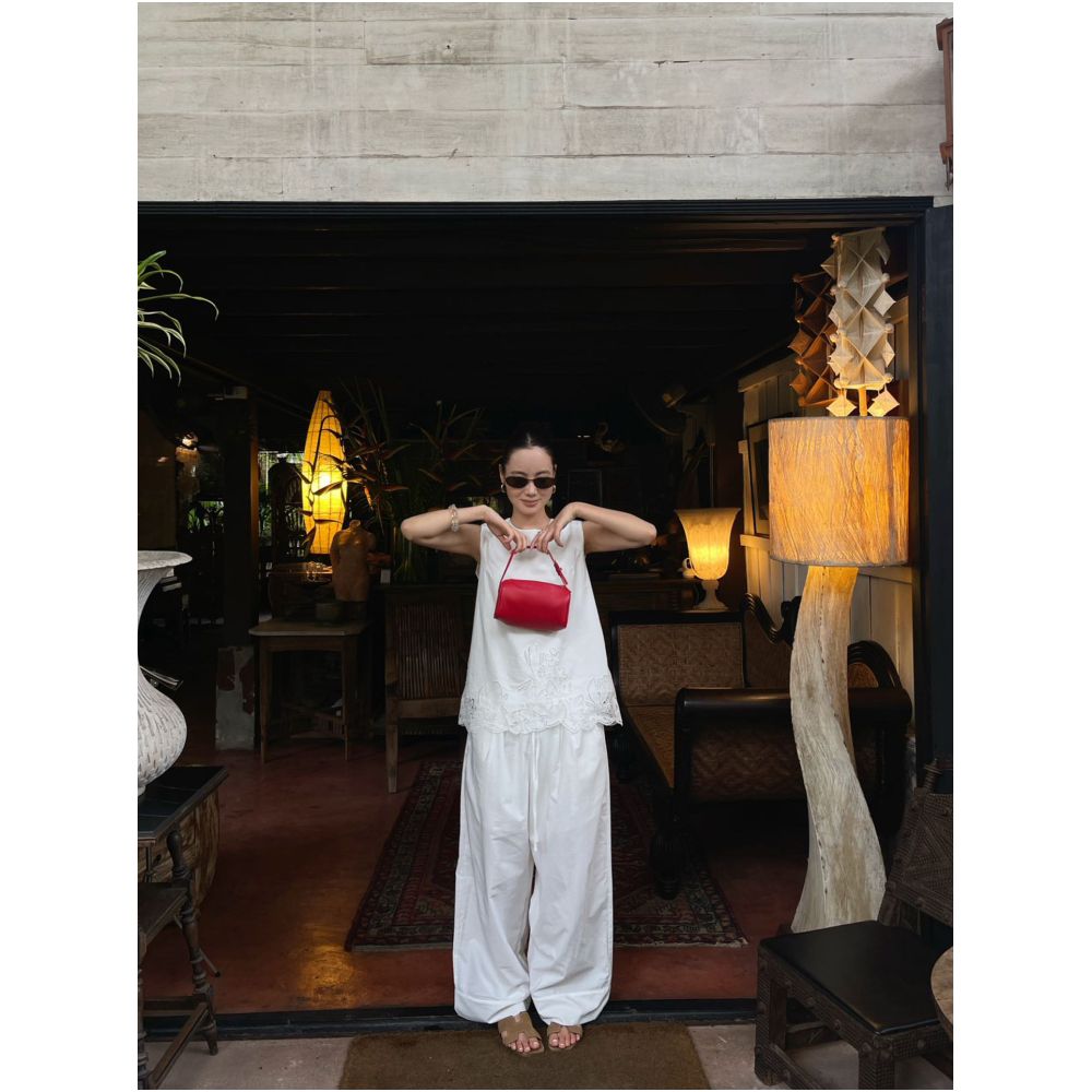 PURITY YR Niche Minimalist Design White Embroidered Zipper Loose fitting Sleeveless Top for Women image 4