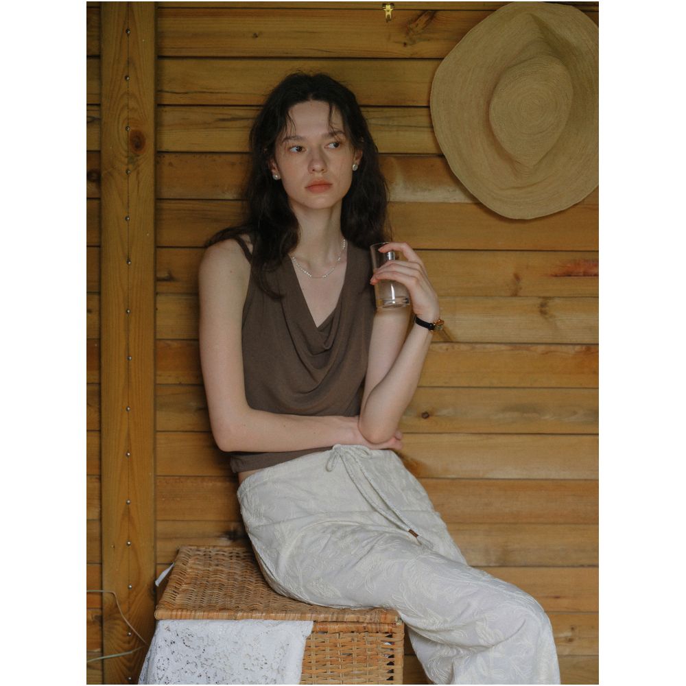 Clean Sense Gentle Ruffled Sleeveless Vest with Flowy Ruffled Neck Styling image 2