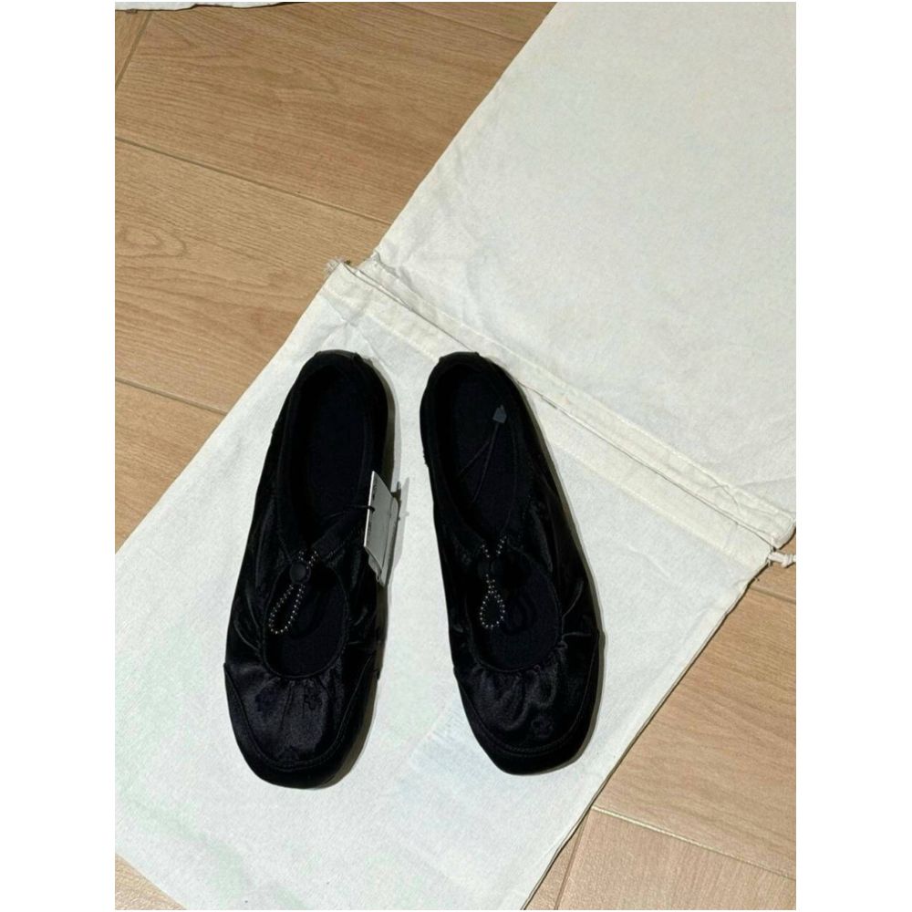 2026 Autumn Niche Fashion Casual Round Toe Satin Embroidered Low Cut Flat Shoes for Women Ballet Sneakers image 4
