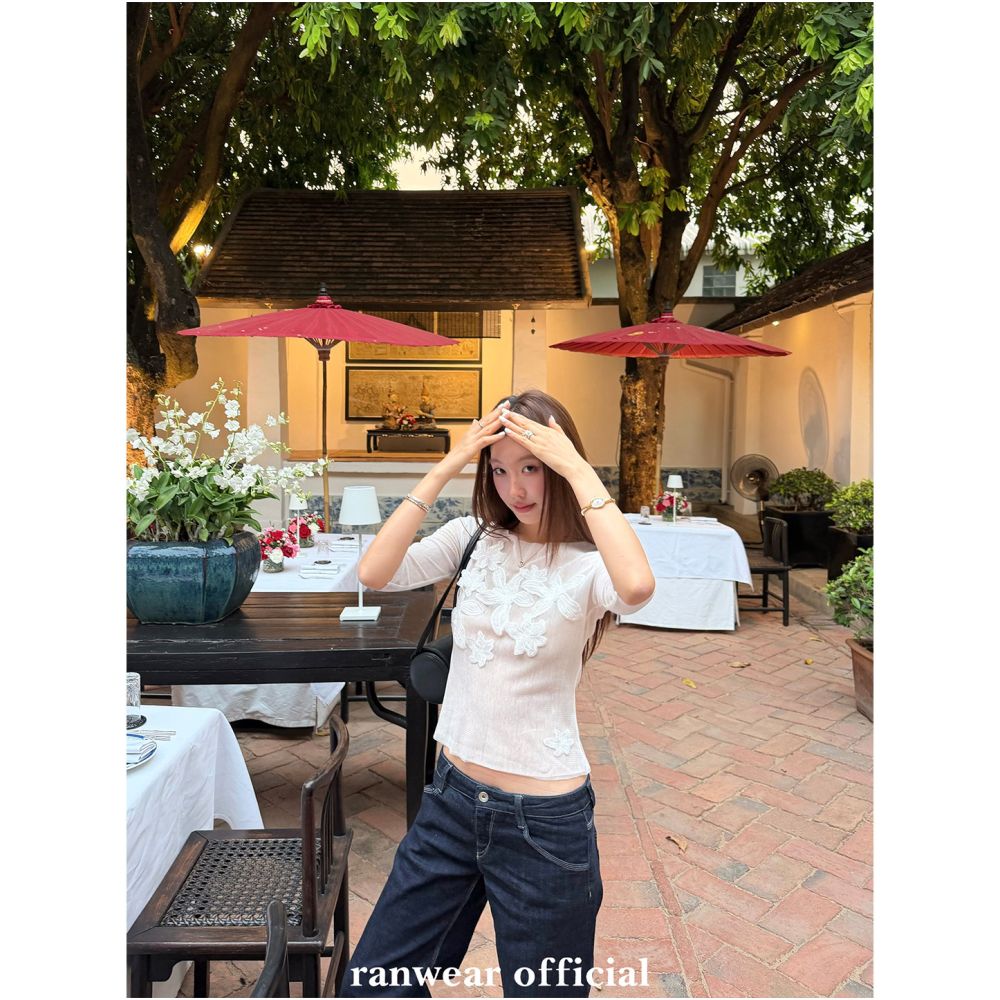 ASAYA7392 – Fleur Élégance Knit Top 🌸🤍