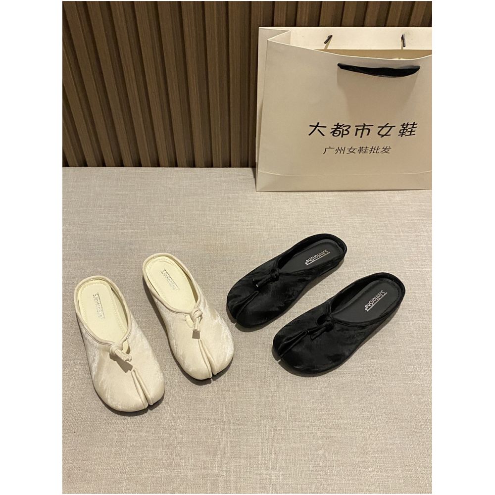Chinese style round toe split toe pig s trotter soft sole half slippers for women 2026 new style flat wearable slip on comfortable single shoes image 2