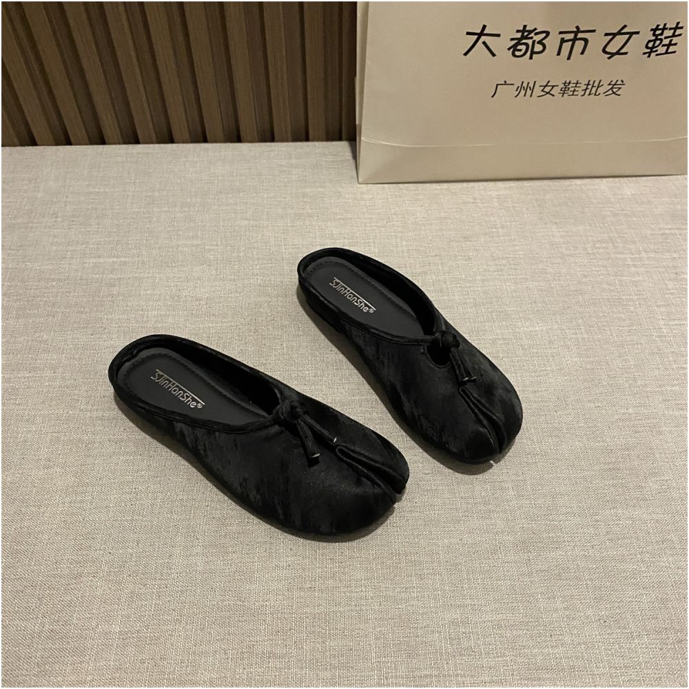 ASAYA7419 – Velvet Tabi Knot Mules 🎀🥿