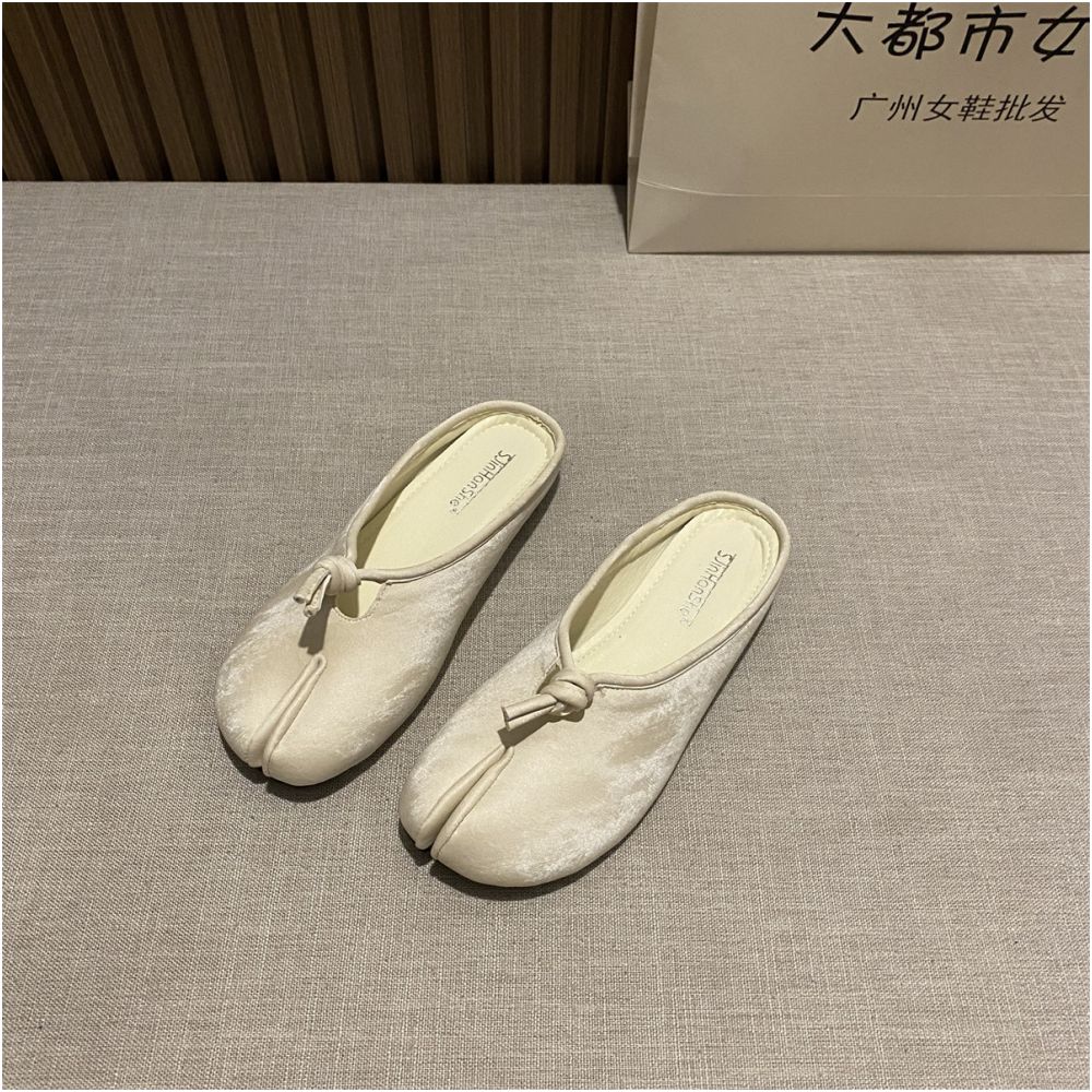 ASAYA7419 – Velvet Tabi Knot Mules 🎀🥿