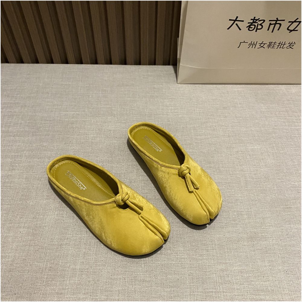 ASAYA7419 – Velvet Tabi Knot Mules 🎀🥿