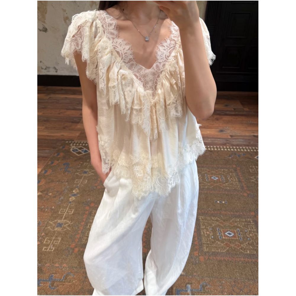 NAOMI Heavy duty unique high end temperament youthful and versatile court style lace patchwork loose slimming top for women image 0
