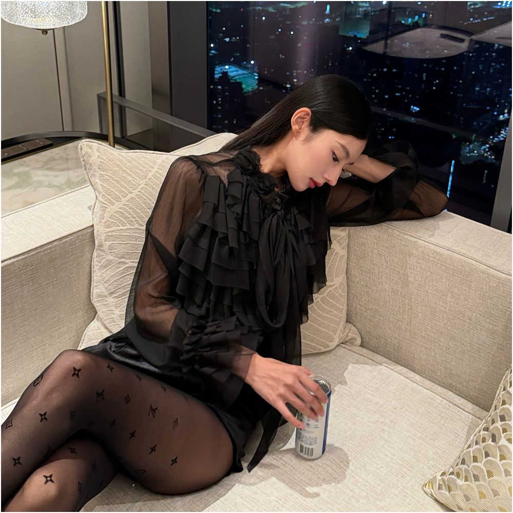 ASAYA7446 – Midnight Ruffle Romance Blouse 🖤🎀