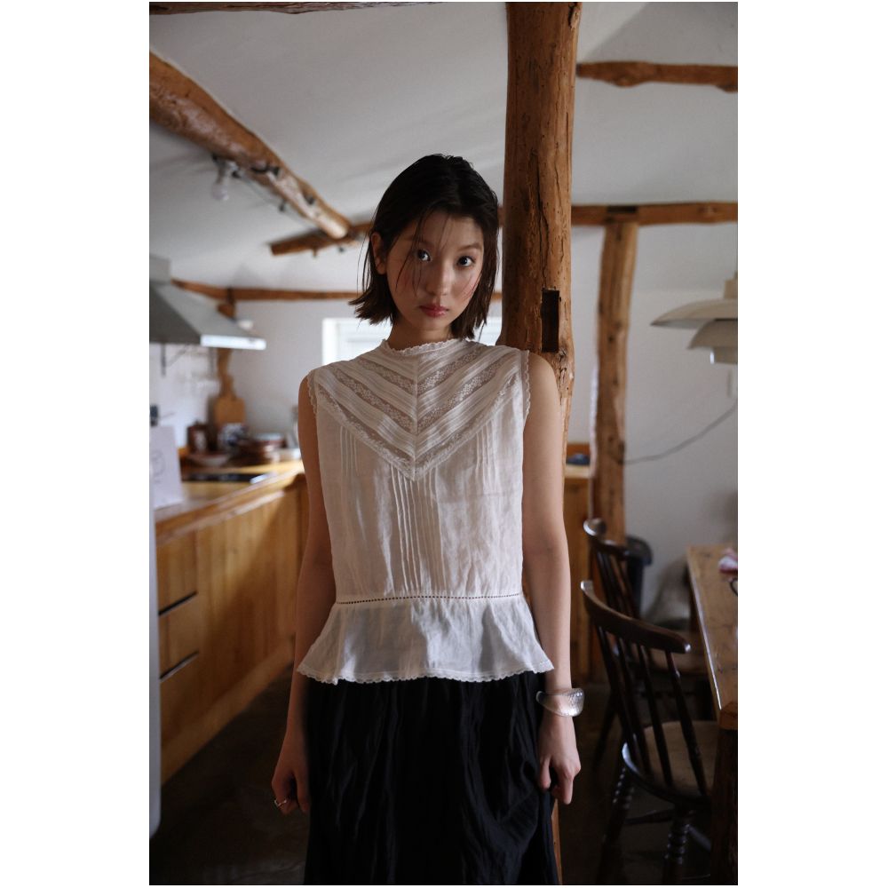 ASAYA7759 – Ivory Lace V-Neck Ramie Top 🤍🕊️