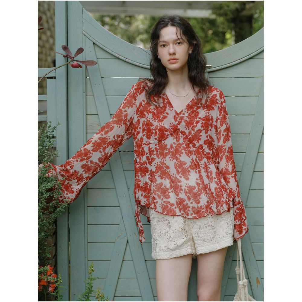 ASAYA7794 – Scarlet Bloom Bell Sleeve Top 🌺❤️