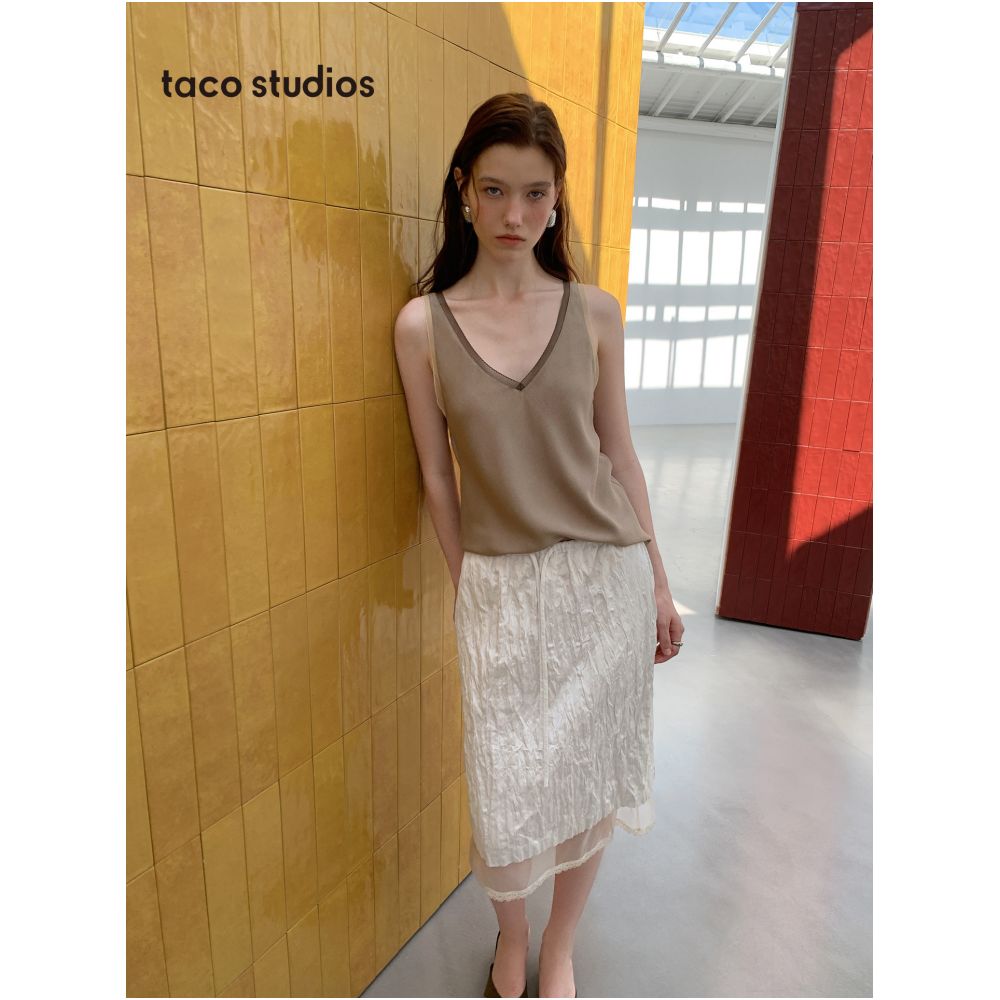 Taco Studios Lace trimmed Biscuit Minimalist V neck Sleeveless Top Vest Patties New Style Women s Summer Outerwear image 2