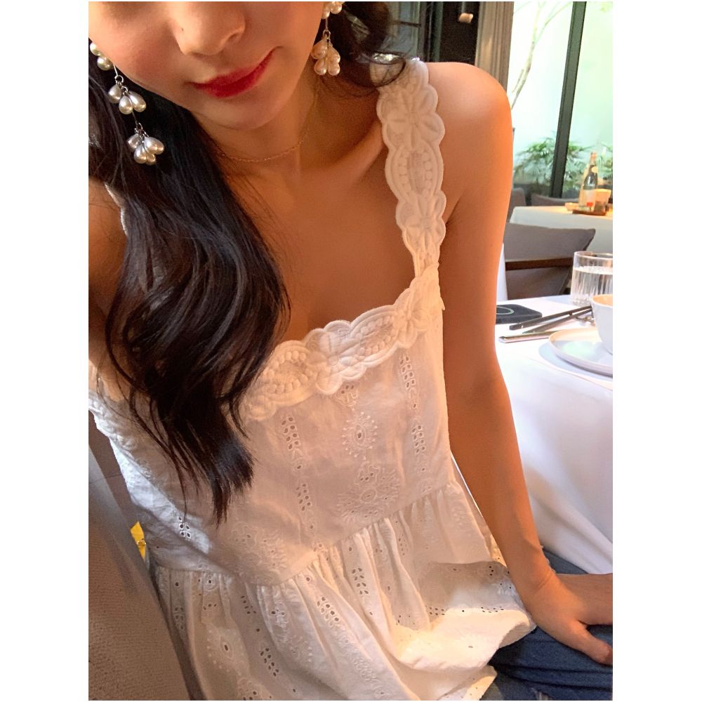 Luo Luo s sleeveless top for women new 2026 style white petite tank top can be worn alone summer hollow out design image 1