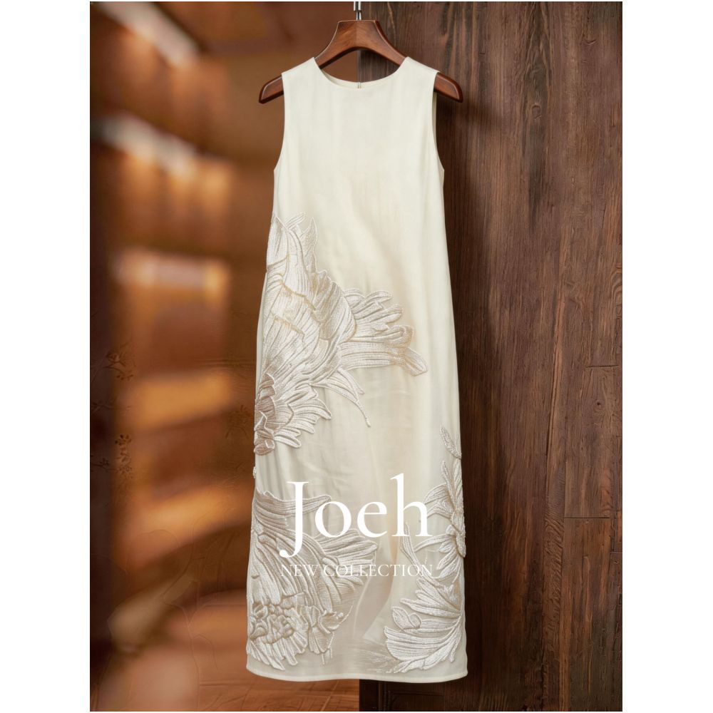 2026 Autumn Plus Size Women s Dress Off White Sleeveless Round Neck Heavy Embroidery Slimming Long Dress XL image 1