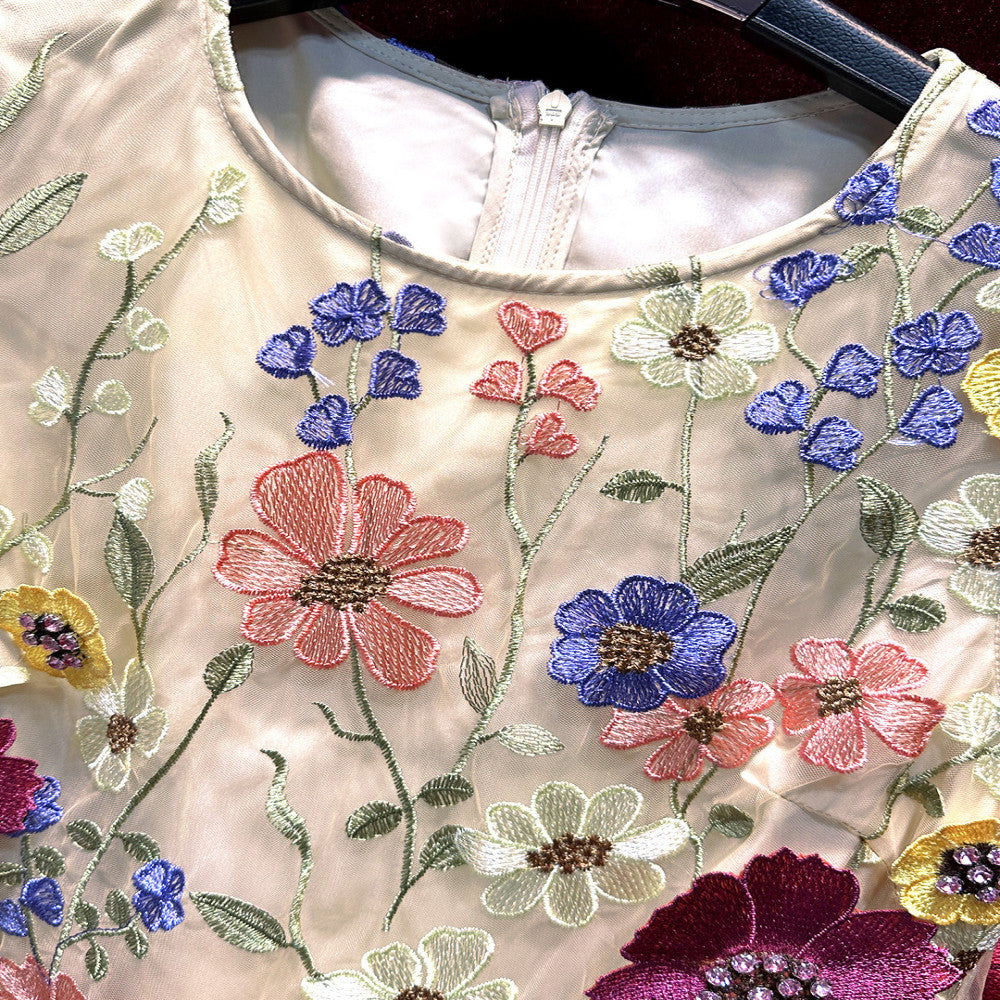 Unique and beautiful heavy industry embroidery three dimensional flower high end feeling mesh yarn A line dress for women 2025 new popular item image 3