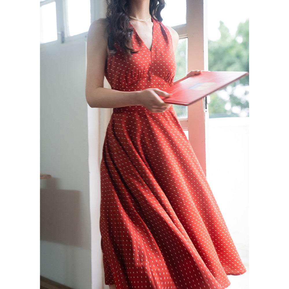 Ching s French retro Marilyn style sleeveless dress with a small exposed back and high waist to show off weight V neck chest cushion style floral skirt image 25