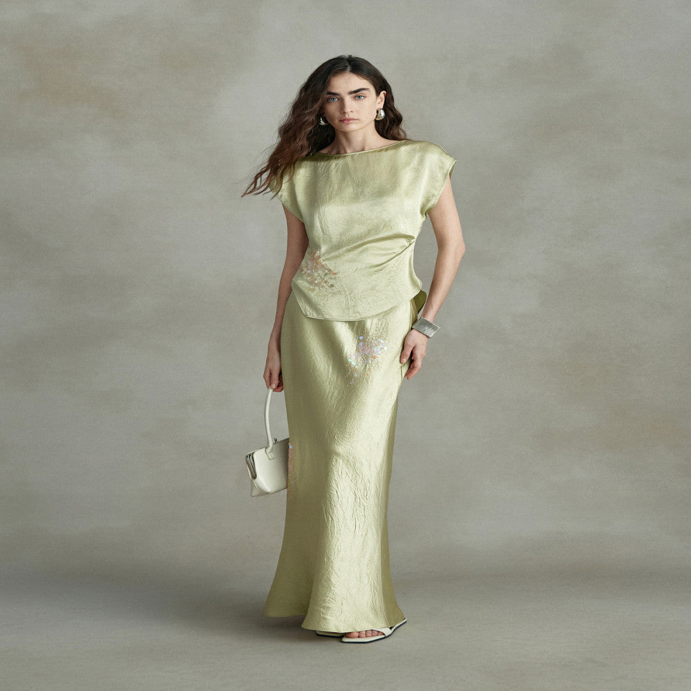 LYNEE New Fashionable Women s Gold Style Acetic Acid Skirt Summer Two Piece Set Nail Bead Glitter Tank Top Set image 3