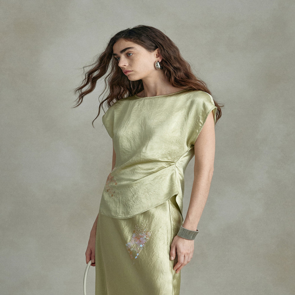 LYNEE New Fashionable Women s Gold Style Acetic Acid Skirt Summer Two Piece Set Nail Bead Glitter Tank Top Set image 4