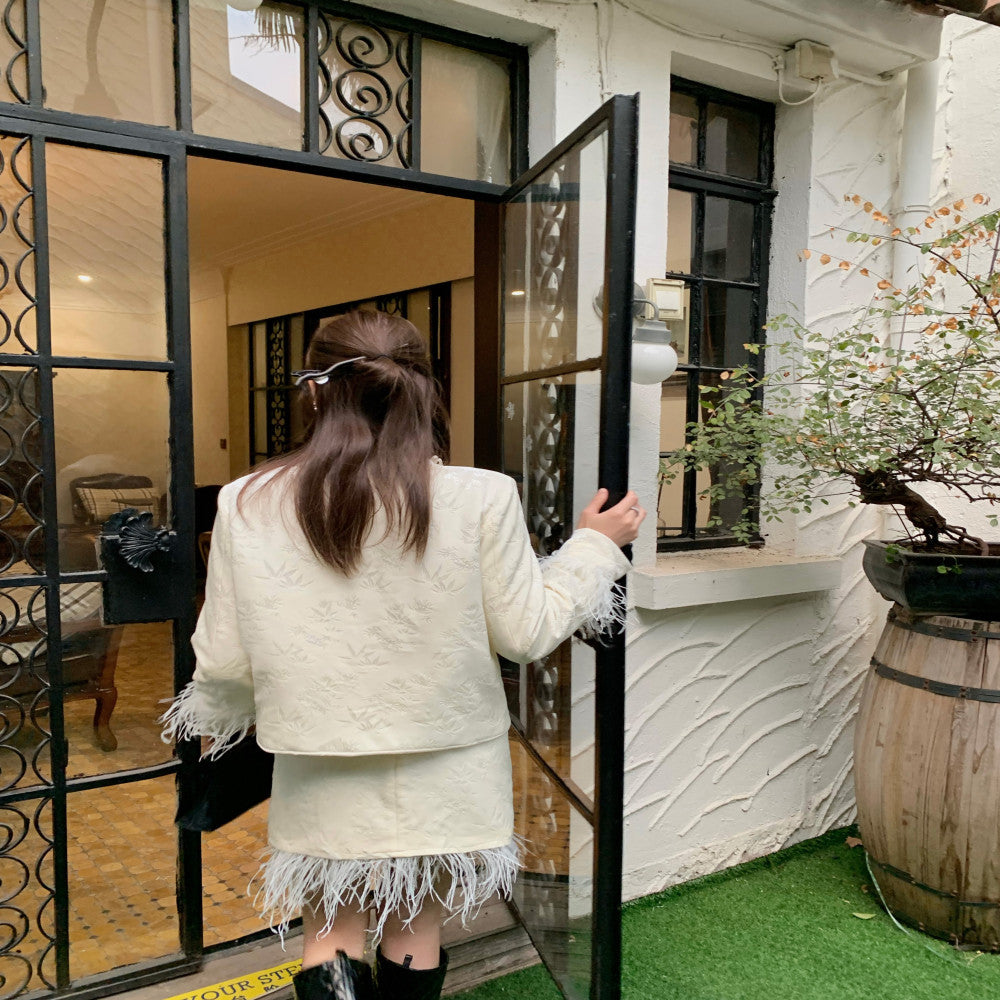 50 off Clearance Republic of China Auntie s New Chinese style White Pan Button Embroidered Ostrich Wool Cotton Coat Coat Top image 4