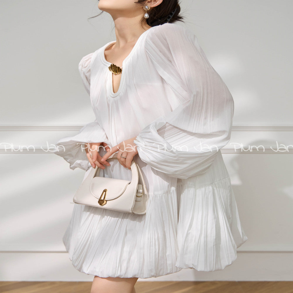 Plum Jan White Dress Women s Thin French V neck Fold 2025 New Summer Sunscreen Short Dress image 0