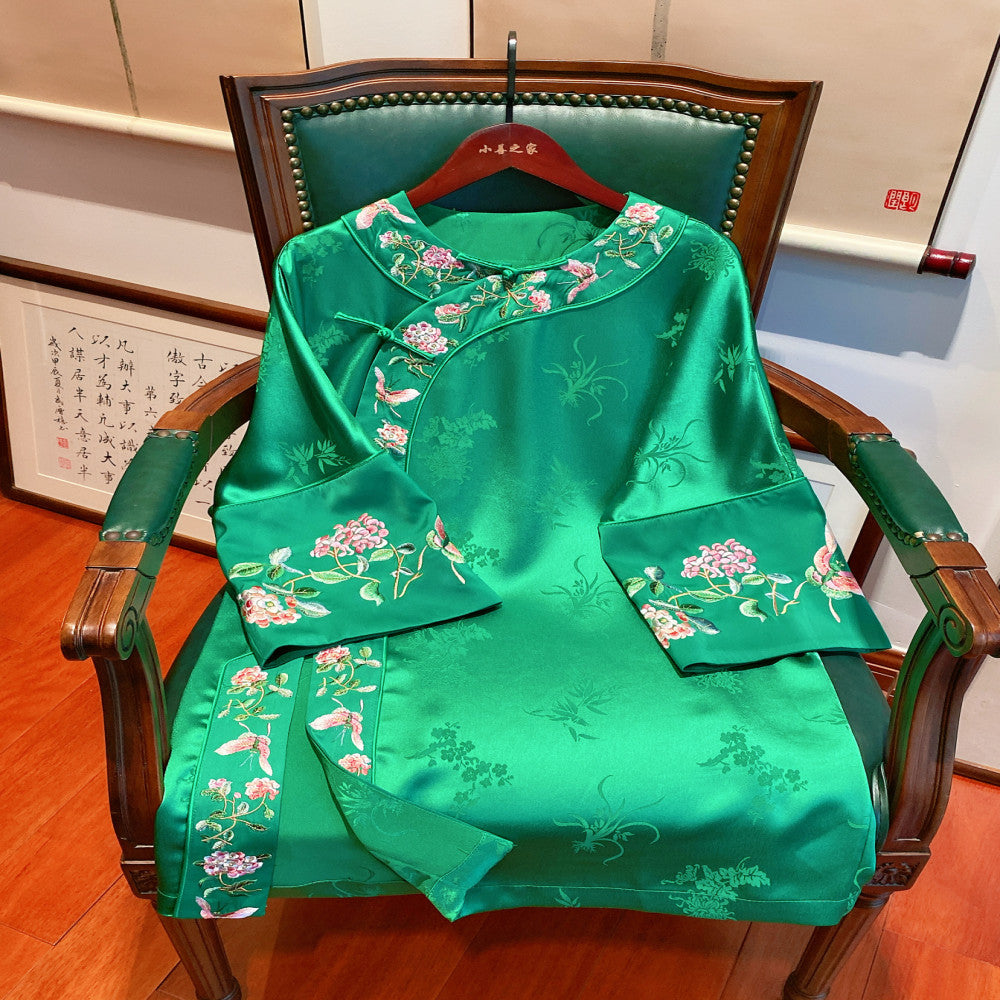 Xiaoshan Home Green New Chinese Style Retro Acetic Acid Embroidered Round Collar Side lapel Mid length Coat Women s Top image 5