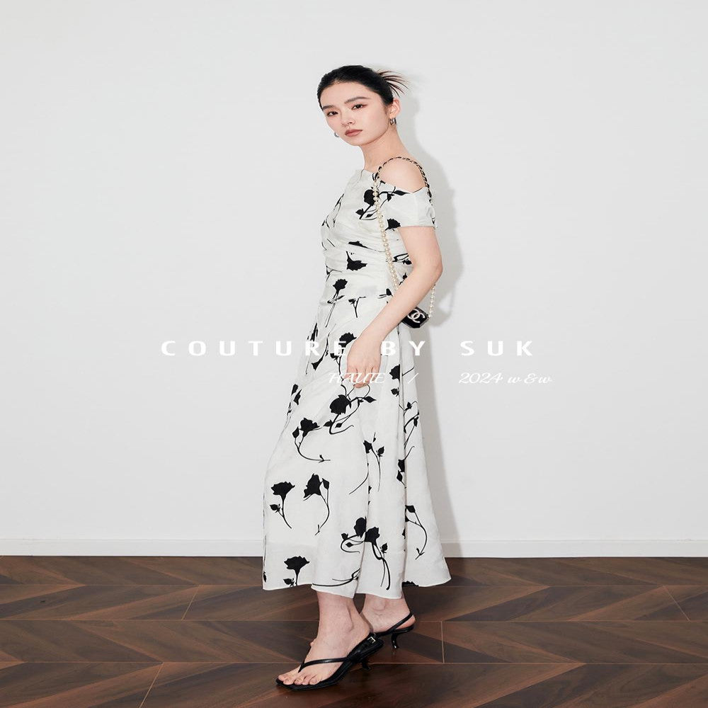 SUK beautiful lady 2025 New French Printed Long Dress Summer White Slanted Shoulder Style Dress for Women image 3