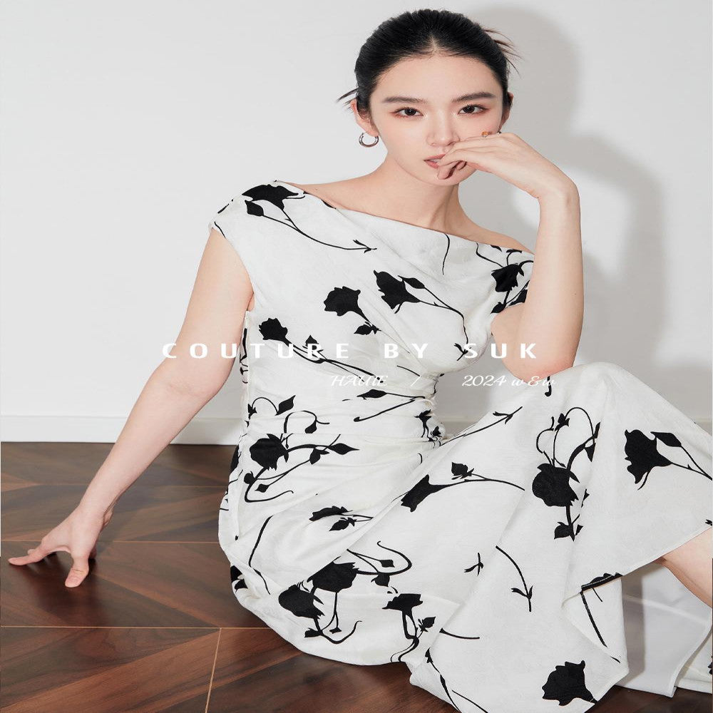 SUK beautiful lady 2025 New French Printed Long Dress Summer White Slanted Shoulder Style Dress for Women image 4