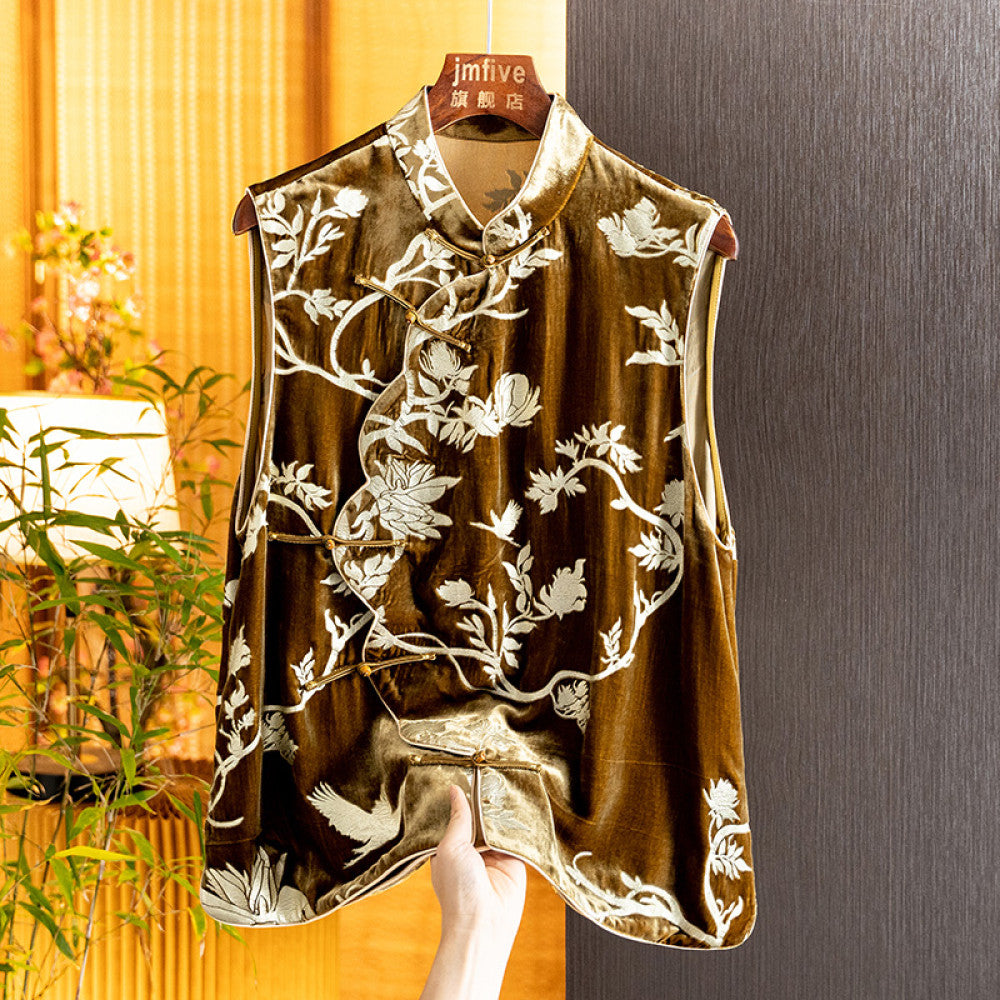 New Chinese style silk velvet retro vest for women in the spring of 2025 fashionable and elegant temperament wearing an external vest image 14