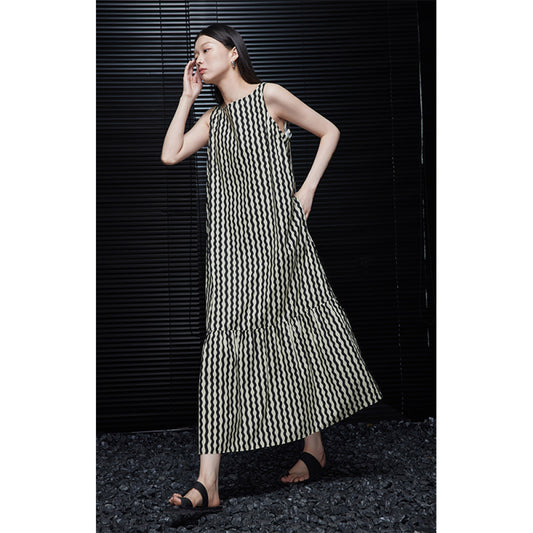ASAYA4663 – Monochrome Wave Maxi Dress ⚫️⚪️🌊