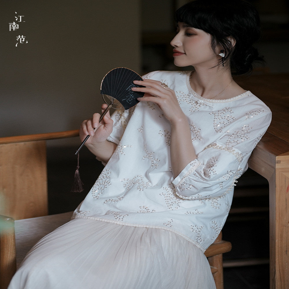 Jiangnan style white round neck bead embroidery improved Hanfu top 2024 Chinese style young style two piece temperament small shirt image 0