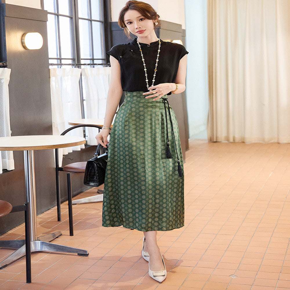 Spring and Autumn New Heavy duty Silk Half length Skirt for Women New Chinese Retro Improved Cheongsam High end Silk Slimming Medium length Skirt image 3