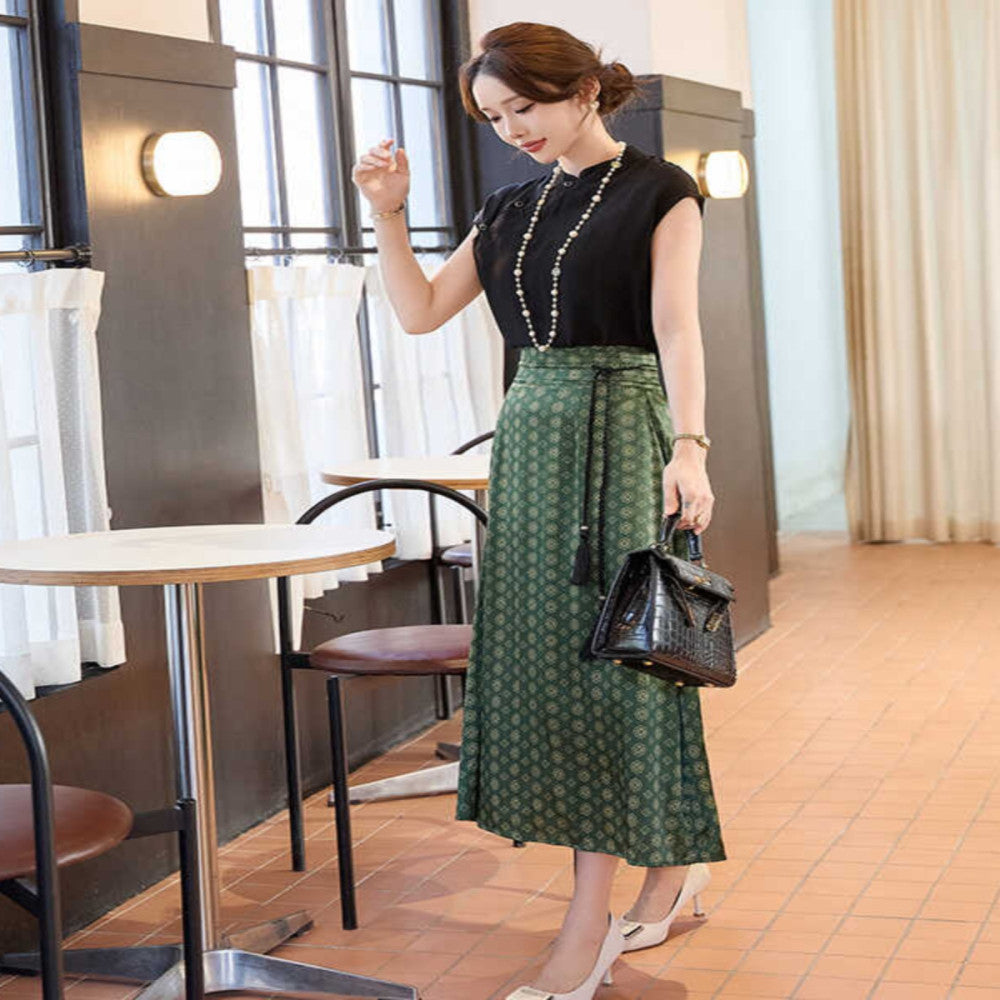 Spring and Autumn New Heavy duty Silk Half length Skirt for Women New Chinese Retro Improved Cheongsam High end Silk Slimming Medium length Skirt image 5