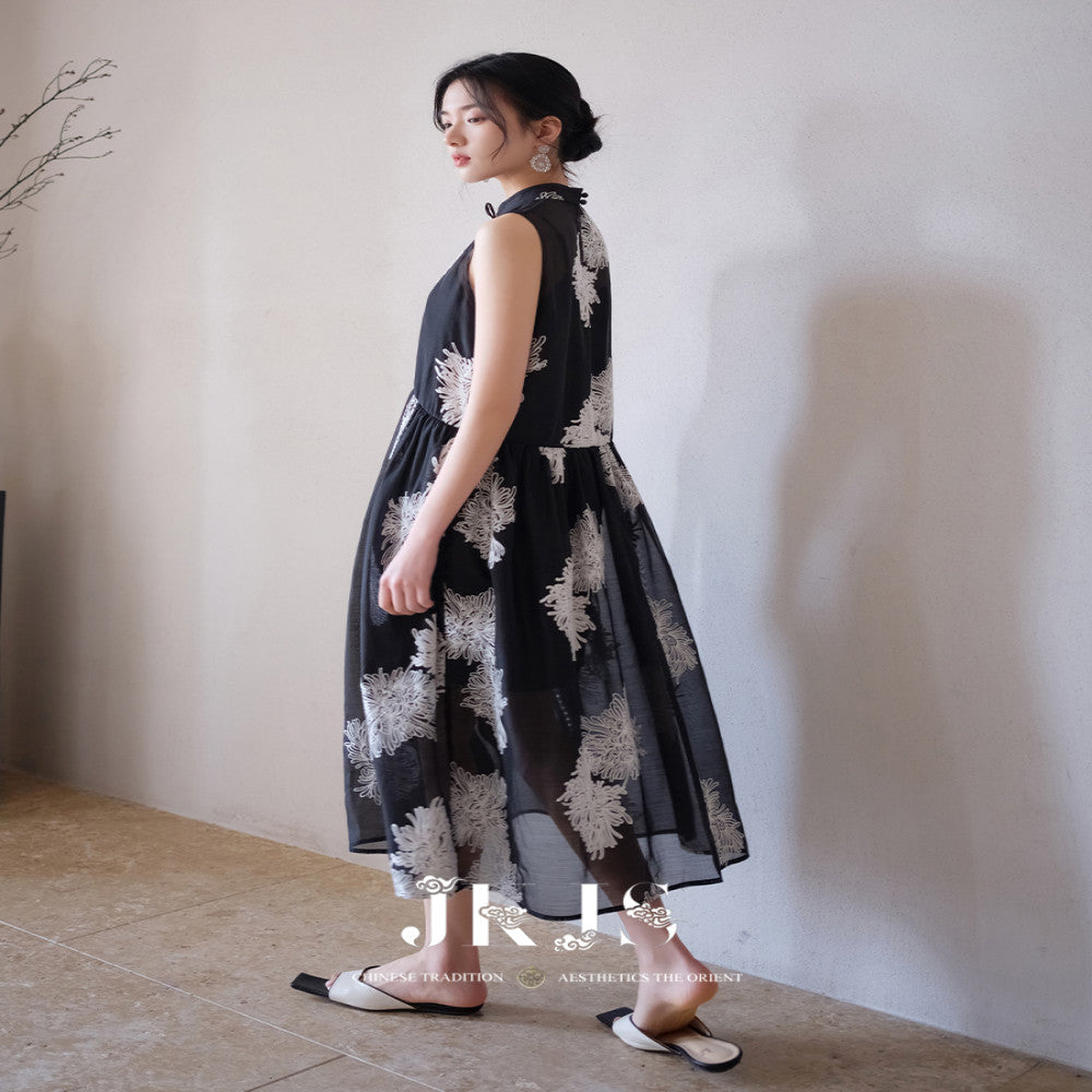 JKJS offers a vintage long dress with heavy embroidery and straps featuring a 2025 new Chinese style buckle sleeveless dress image 5