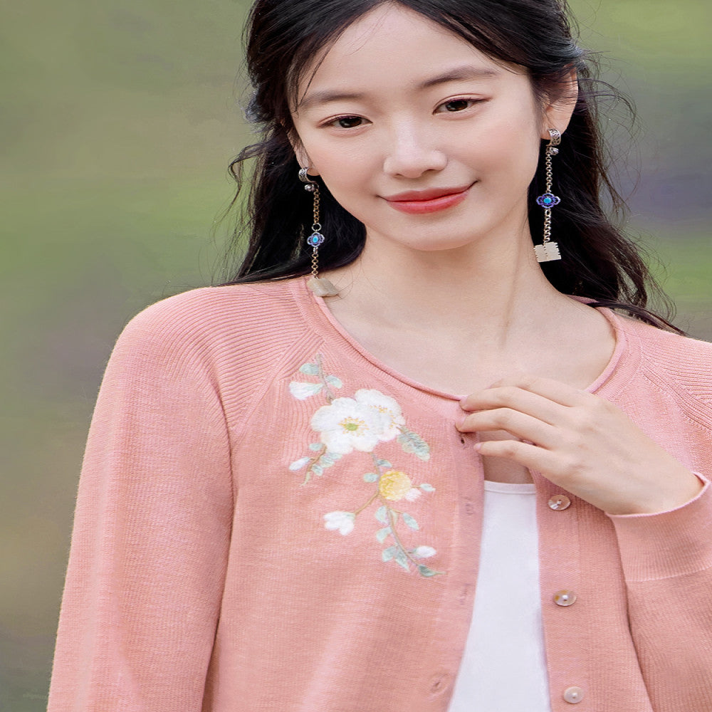 Flower making wild flower slanted white original Chinese style embroidered sweater women s new casual knitted cardigan top spring image 2