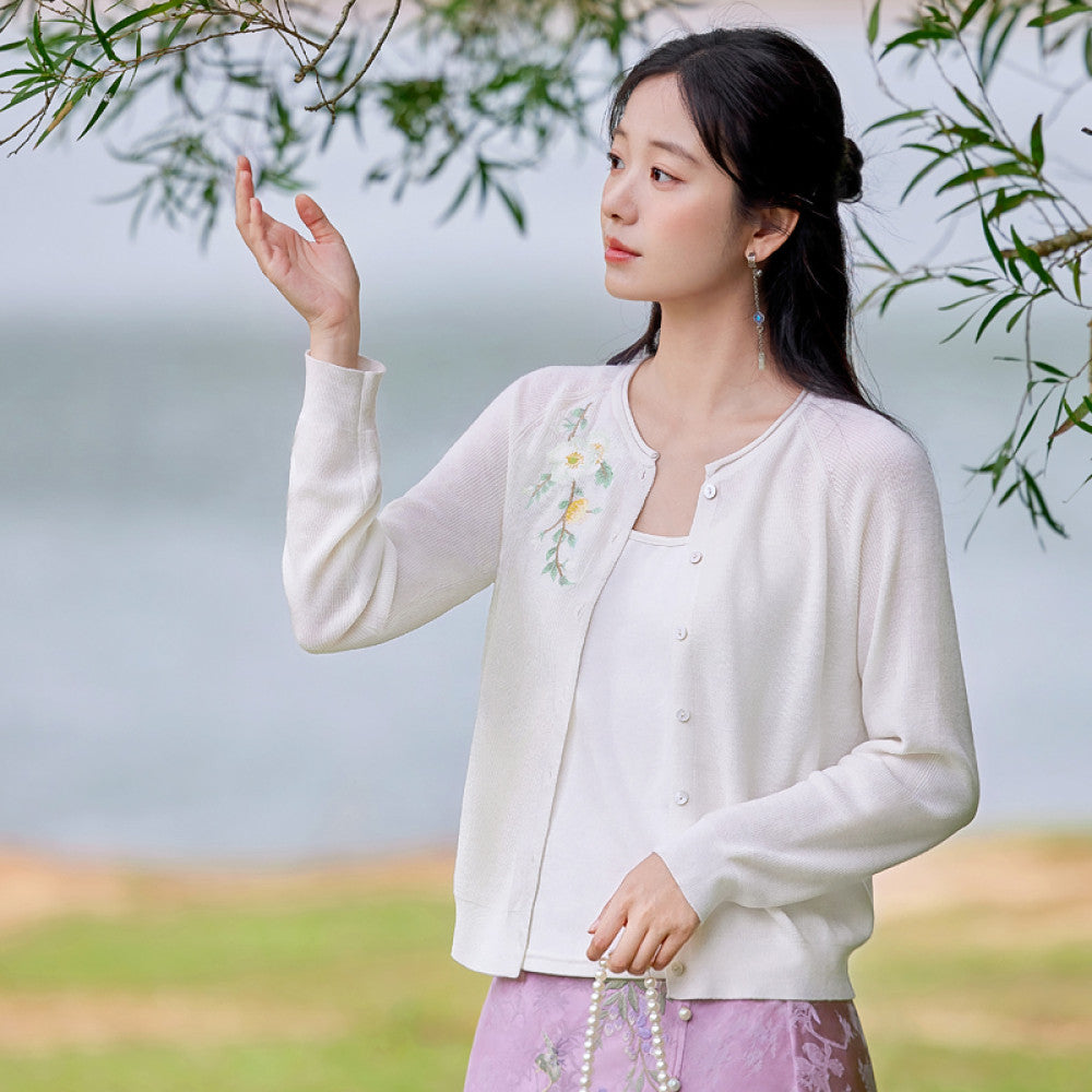 Flower making wild flower slanted white original Chinese style embroidered sweater women s new casual knitted cardigan top spring image 25