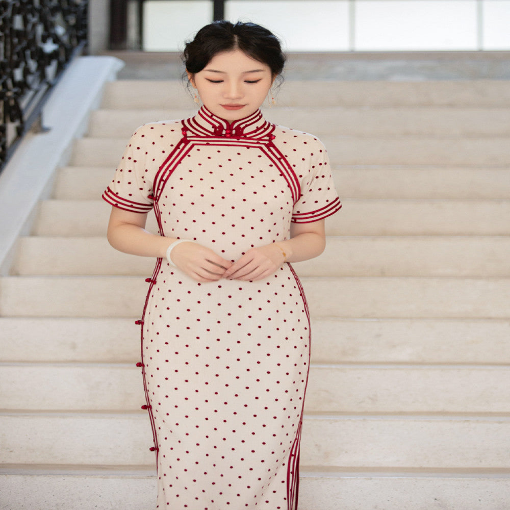 Qingdou Fuxia ancient cheongsam double breasted heavy duty false high slit 30s dragging retro beautiful Republic of China lady image 3