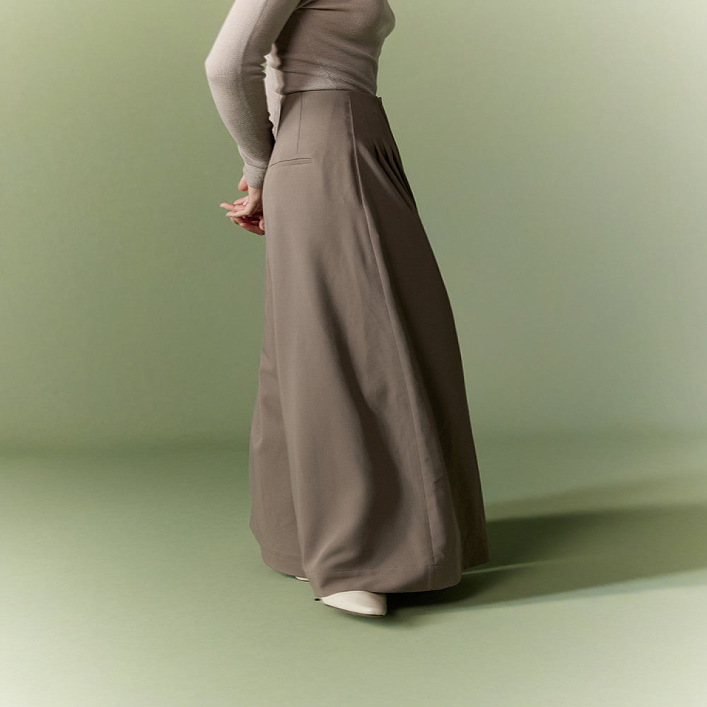 Xiaolu Miya s Walking Horse drapes and makes you look slim and tall Simple and versatile high waisted wide leg trousers image 2