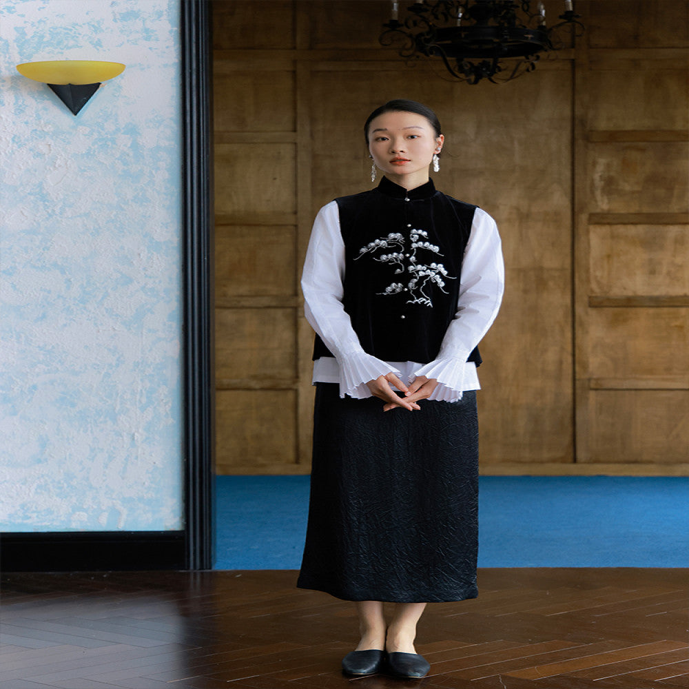 Xiaolu Miya s Pine original design new Chinese style heavy beaded velvet padded vest image 2