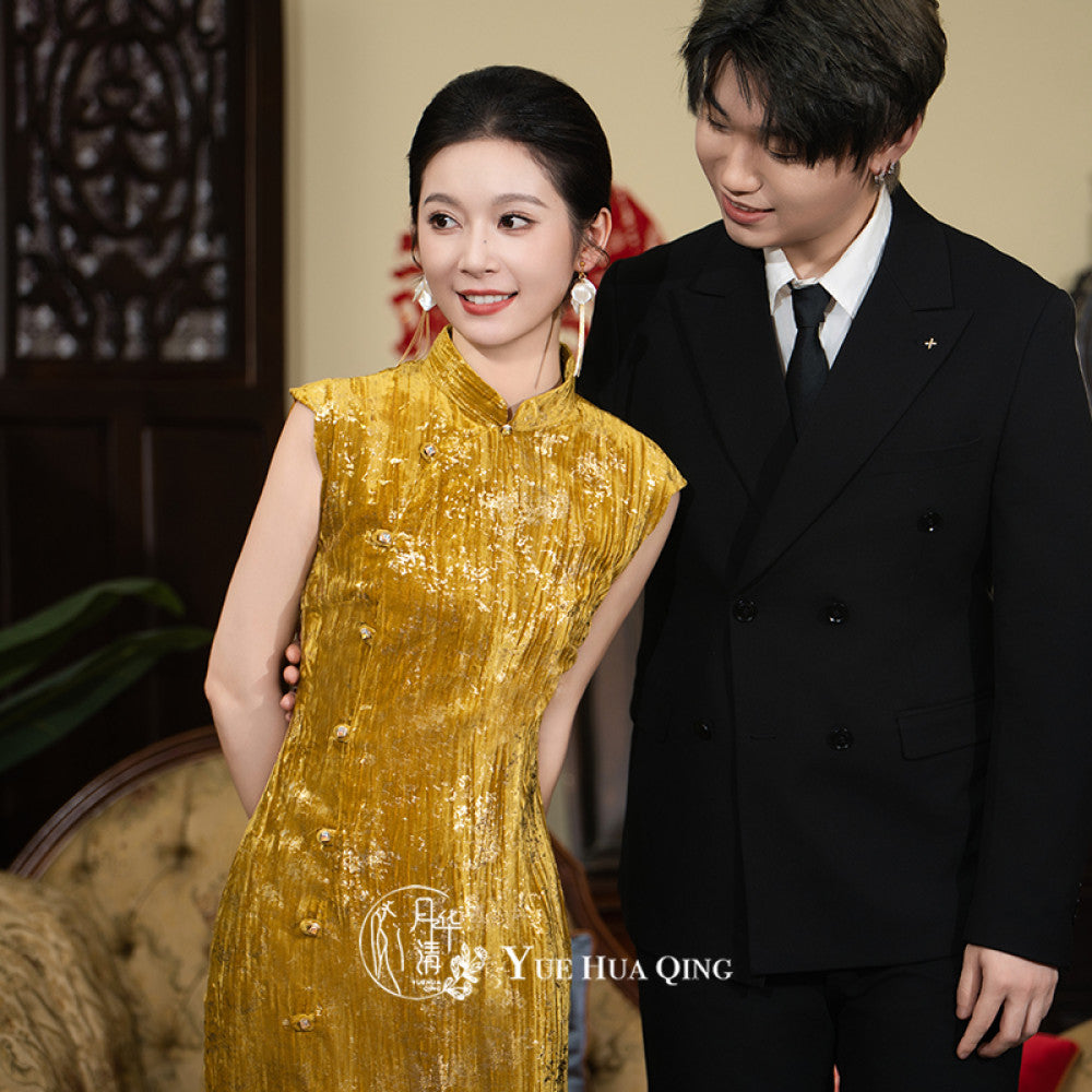 Heyue Huaqing b Gilded b Gold velvet cheongsam bride 2025 new engagement dress dress new Chinese style toast dress image 7