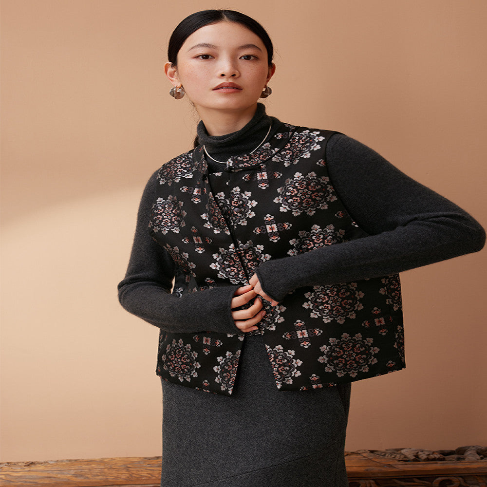 Ruyi Lianyun Yunxi Brocade Satin Buttoned Front Quilted Vest Women s New Chinese Style Beaded Button Vest image 0