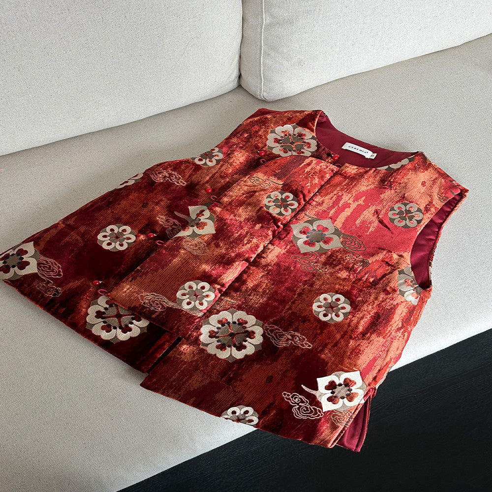 Xiaolu Miya Bao Xiang series new Chinese style red velvet round collar padded vest autumn and winter image 3