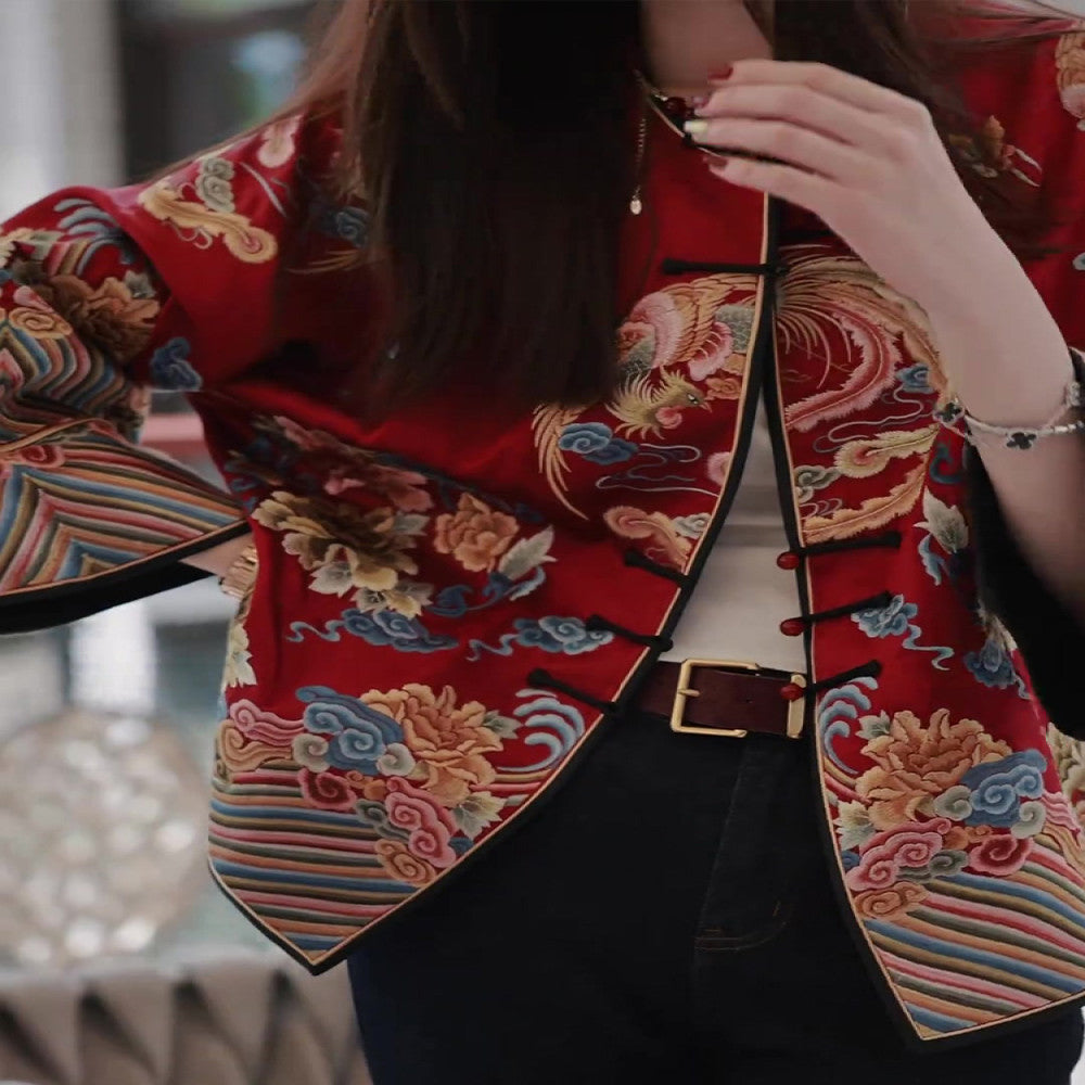 New Chinese style embroidered outerwear for women in autumn 2025 with a stylish design and a buckle that looks great on the top paired with a cardigan image 2