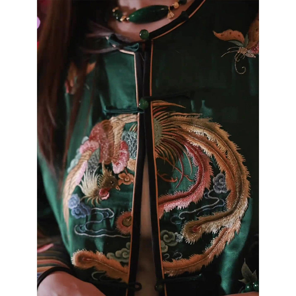 New Chinese style embroidered outerwear for women in autumn 2025 with a stylish design and a buckle that looks great on the top paired with a cardigan image 18