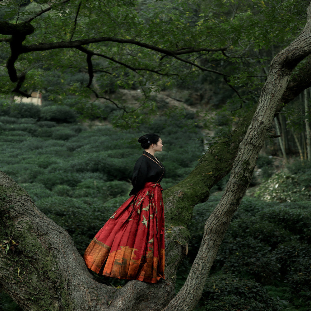 Ruihe Fengnian Red Chinese style mulberry silk silk horse face skirt for women in spring and autumn improved daily half skirt image 3