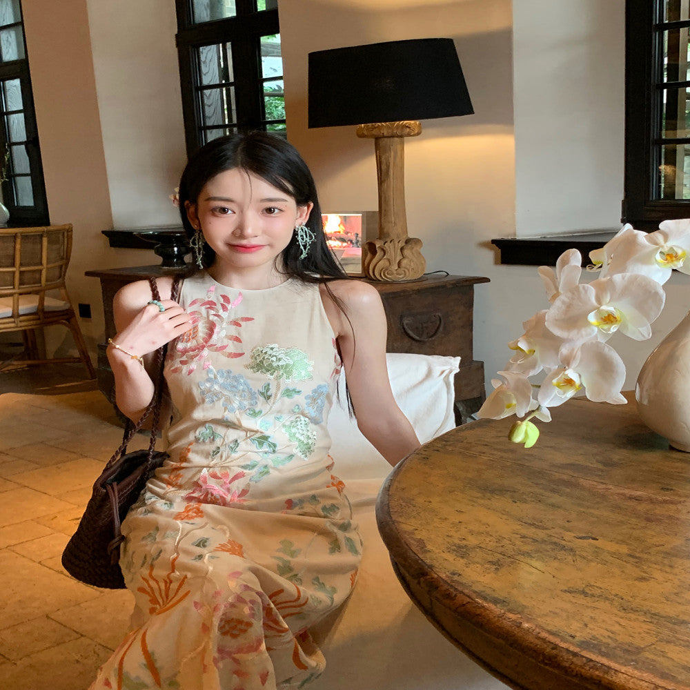 Thecoco linen embroidery old money style original halter neck dress vest suit female summer heavy industry temperament image 2