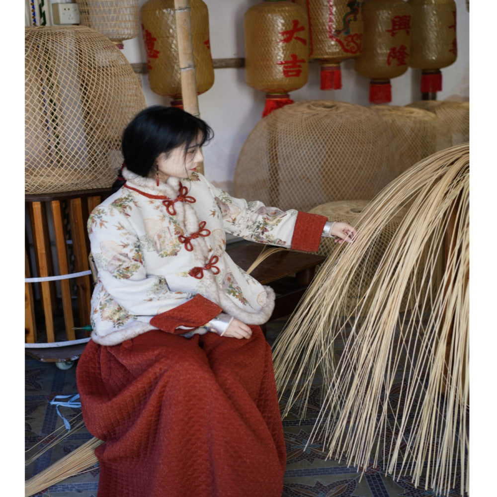 In the mountains there are Guizhi Wanfu er New Year s greetings National Wind and Snow Neil Cotton Jacket Gold Red Half Skirt image 1