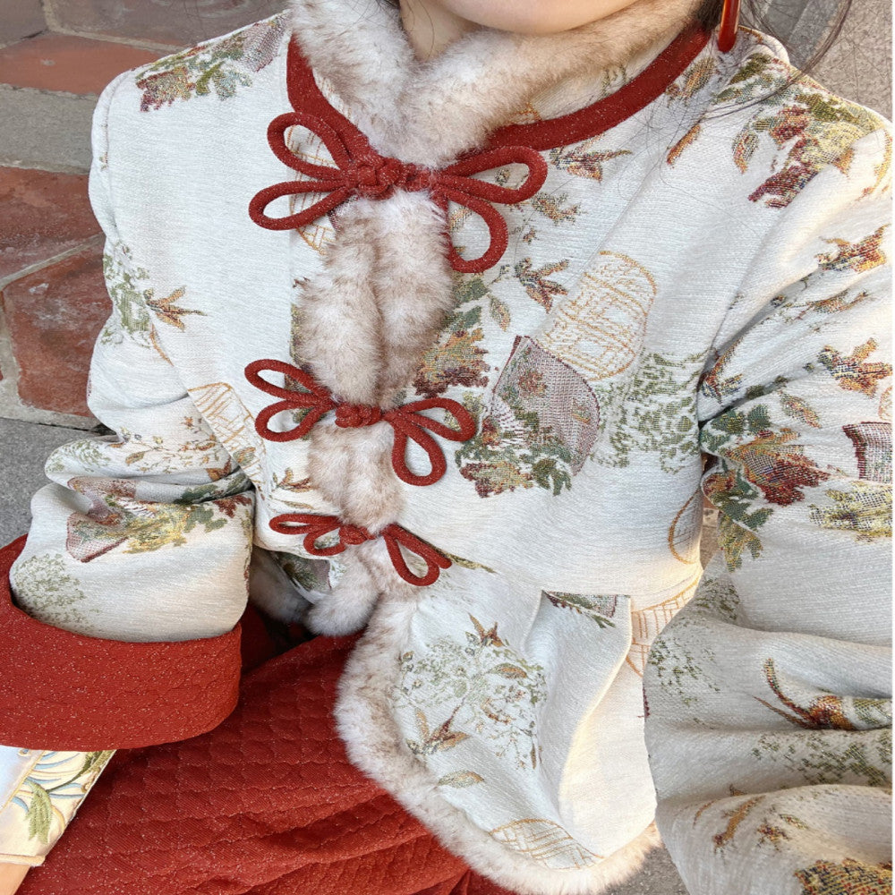 In the mountains there are Guizhi Wanfu er New Year s greetings National Wind and Snow Neil Cotton Jacket Gold Red Half Skirt image 2