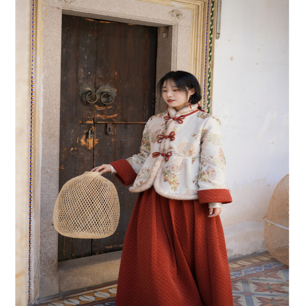 In the mountains there are Guizhi Wanfu er New Year s greetings National Wind and Snow Neil Cotton Jacket Gold Red Half Skirt image 4